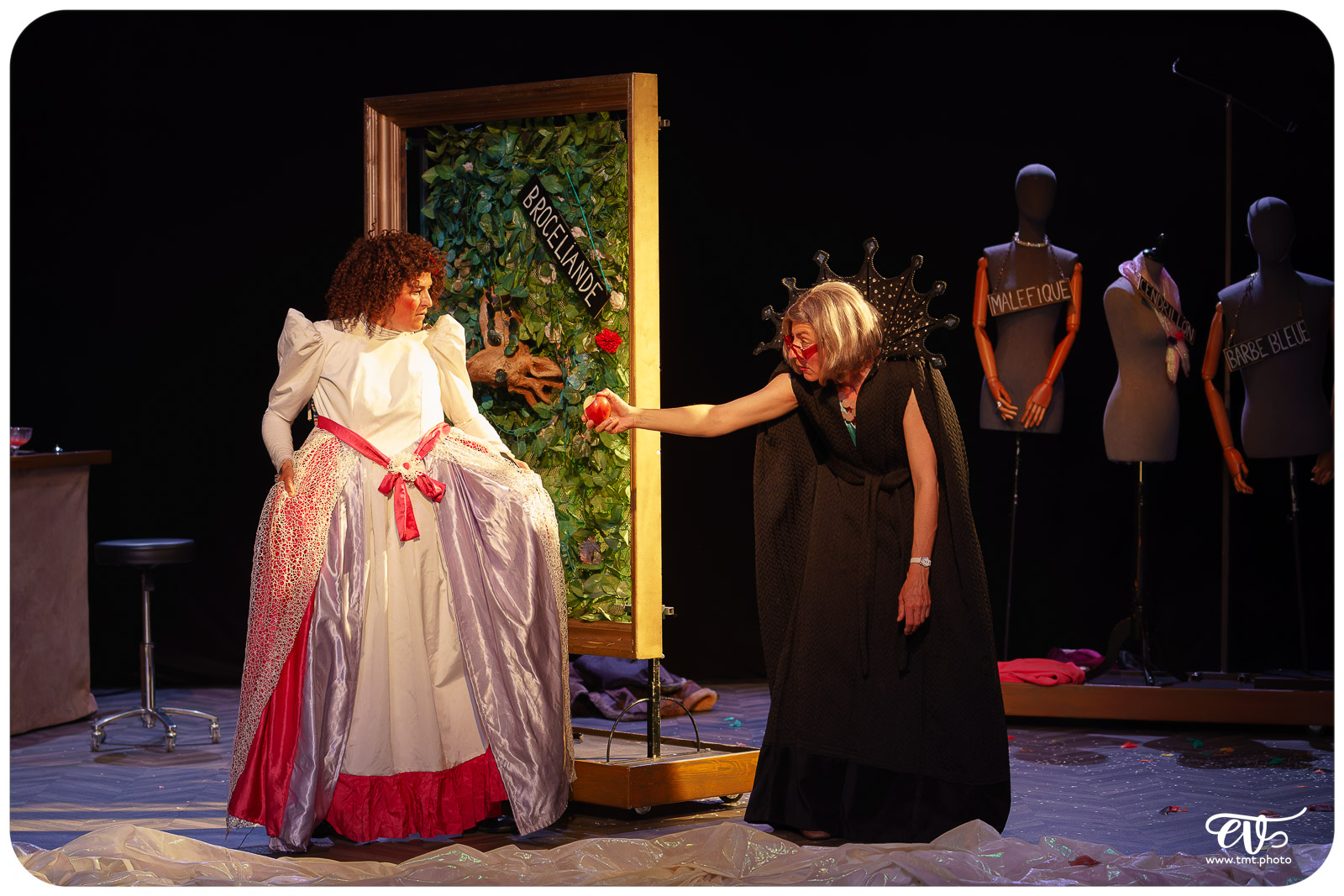 ON VOUS RACONTE DES HISTOIRES (CIE DU DÉTOUR)